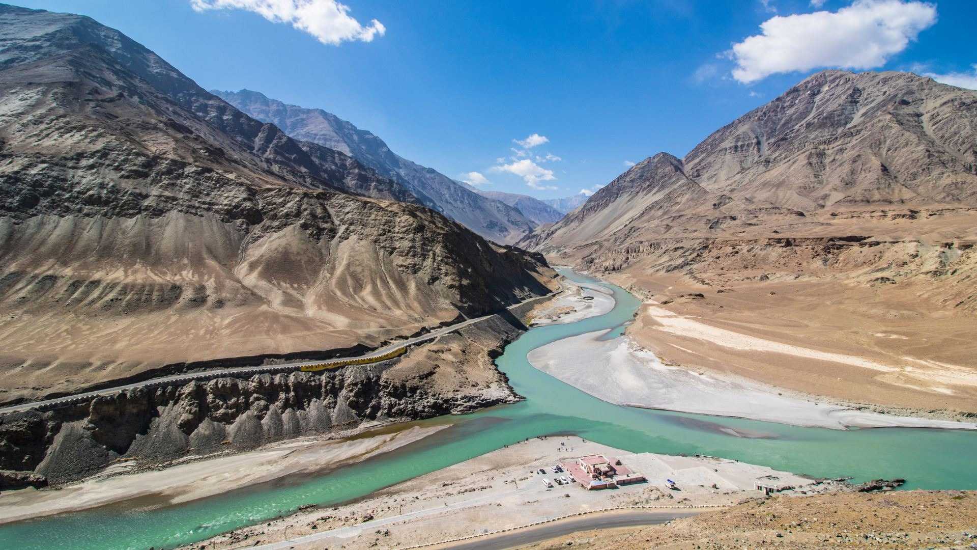 The meeting point of the Indus and Zanskar river